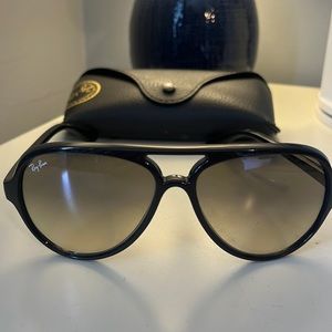 Black Ray Ban sunglasses